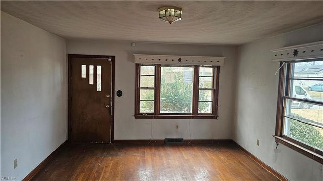 210 Maple ST, Suffolk, VA 23434