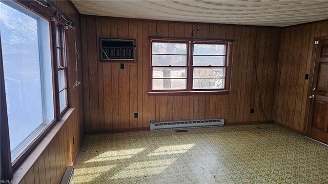 210 Maple ST, Suffolk, VA 23434