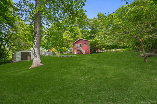 10 McGregor Lane, Crompond, NY 10517