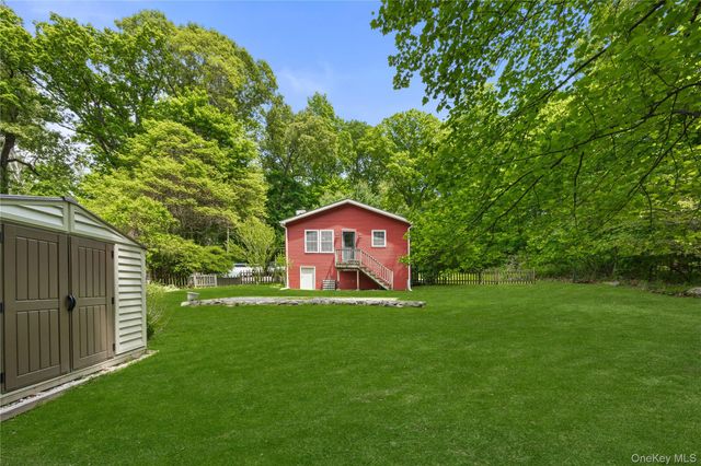 10 McGregor Lane, Crompond, NY 10517