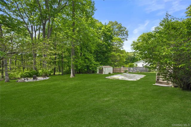 10 McGregor Lane, Crompond, NY 10517