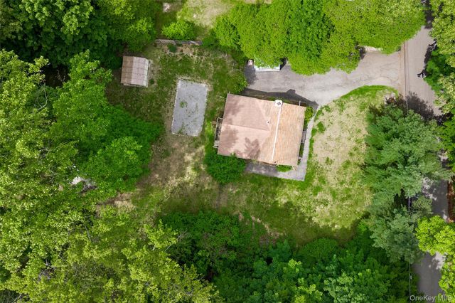10 McGregor Lane, Crompond, NY 10517