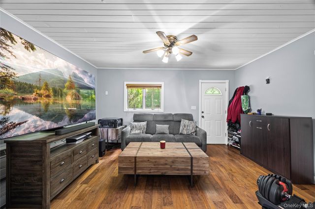 10 McGregor Lane, Crompond, NY 10517