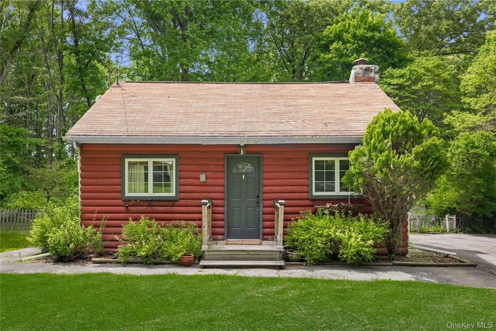 10 McGregor Lane, Crompond, NY 10517