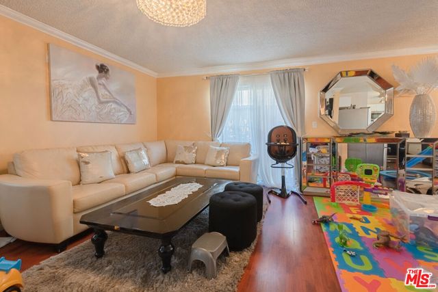 14121 Friar Street, Van Nuys, CA 91401