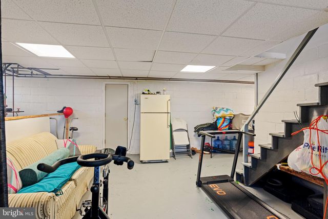 3101 SCHOOLHOUSE LN, Harrisburg, PA 17109