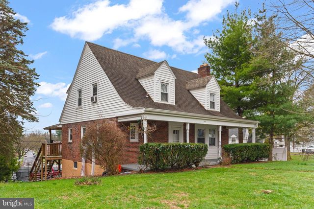 3101 SCHOOLHOUSE LN, Harrisburg, PA 17109