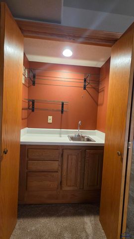 1212 MOUNTAIN SPRINGS RD, Rapid City, SD 57702