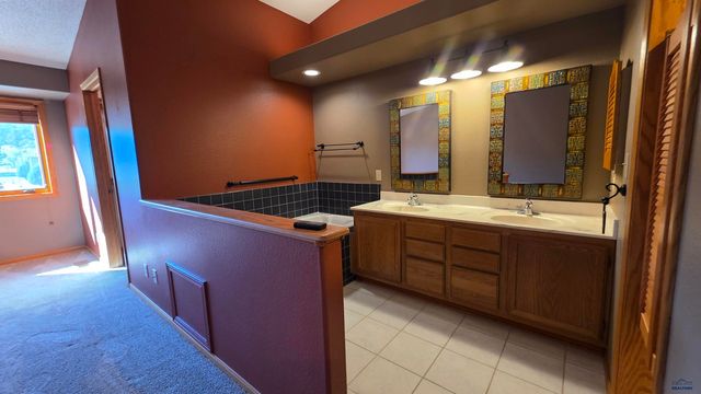 1212 MOUNTAIN SPRINGS RD, Rapid City, SD 57702