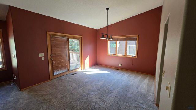 1212 MOUNTAIN SPRINGS RD, Rapid City, SD 57702