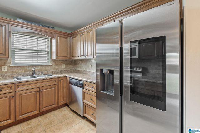 2013 LEOLA AVENUE, Birmingham, AL 35207