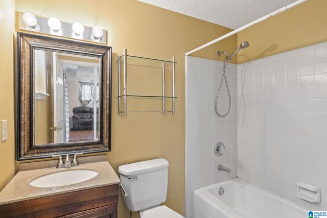 2013 LEOLA AVENUE, Birmingham, AL 35207