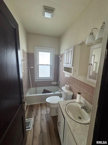 329 S PARK Avenue, Springfield, IL 62704