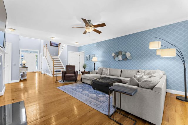 1823 Delacourt Avenue, Mount Pleasant, SC 29466