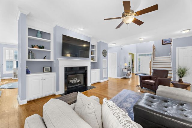 1823 Delacourt Avenue, Mount Pleasant, SC 29466