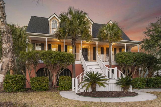 1823 Delacourt Avenue, Mount Pleasant, SC 29466