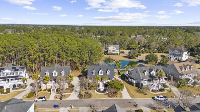 1823 Delacourt Avenue, Mount Pleasant, SC 29466