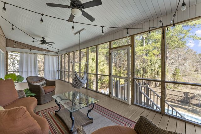 1823 Delacourt Avenue, Mount Pleasant, SC 29466