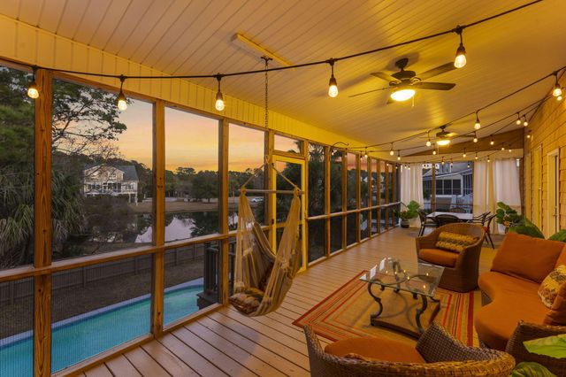 1823 Delacourt Avenue, Mount Pleasant, SC 29466