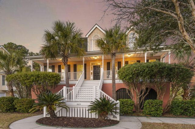 1823 Delacourt Avenue, Mount Pleasant, SC 29466