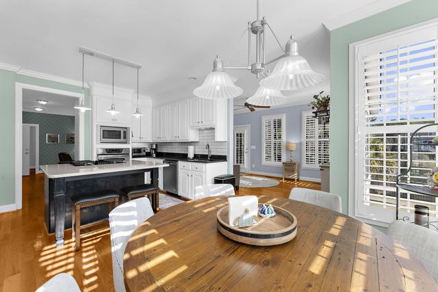 1823 Delacourt Avenue, Mount Pleasant, SC 29466