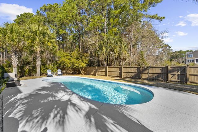 1823 Delacourt Avenue, Mount Pleasant, SC 29466
