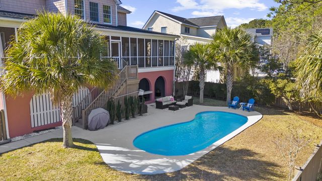 1823 Delacourt Avenue, Mount Pleasant, SC 29466