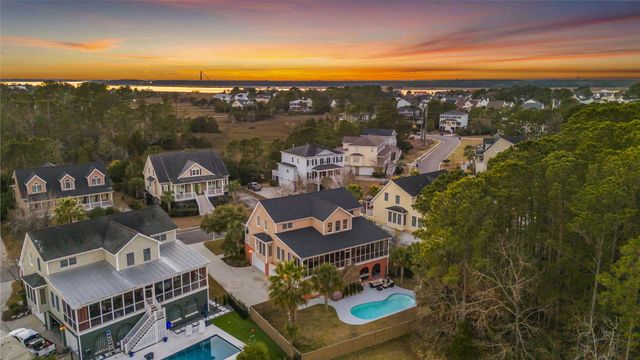 1823 Delacourt Avenue, Mount Pleasant, SC 29466