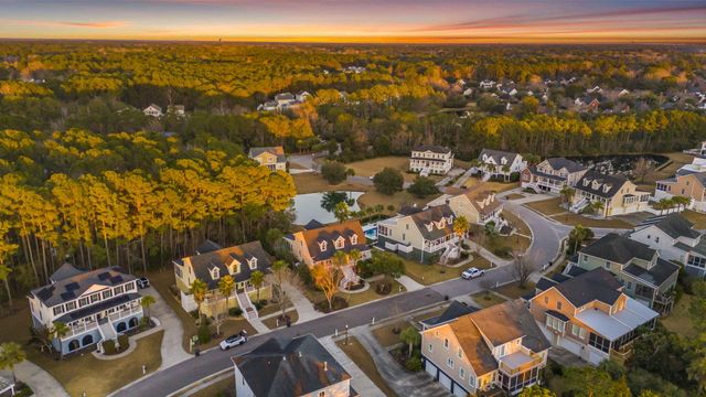 1823 Delacourt Avenue, Mount Pleasant, SC 29466