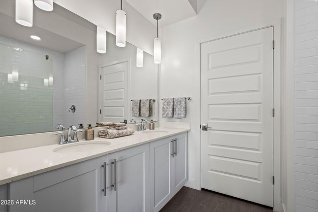 7300 E EARLL Drive 1022, Scottsdale, AZ 85251