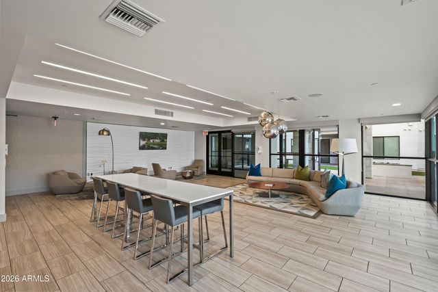 7300 E EARLL Drive 1022, Scottsdale, AZ 85251