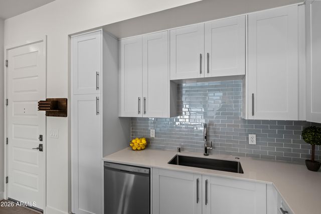 7300 E EARLL Drive 1022, Scottsdale, AZ 85251