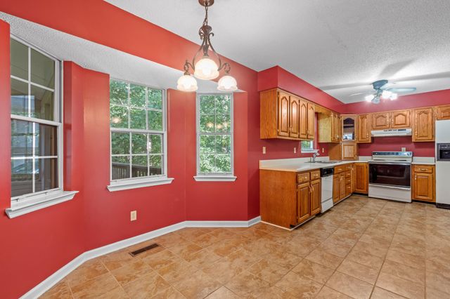 2414 W Wind Drive, Soddy Daisy, TN 37379