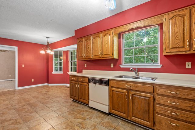 2414 W Wind Drive, Soddy Daisy, TN 37379
