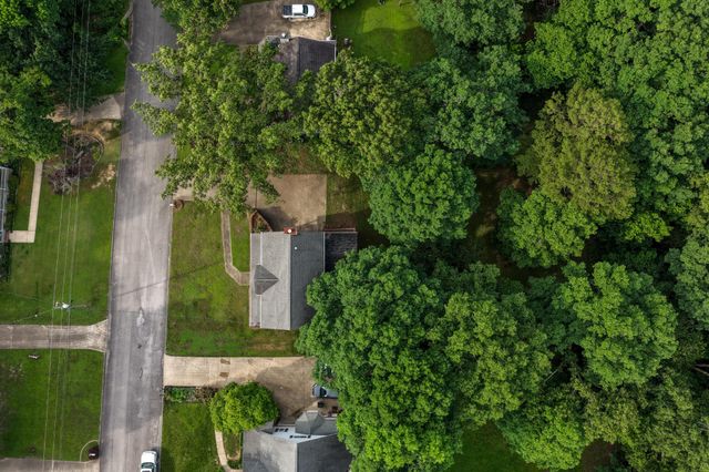 2414 W Wind Drive, Soddy Daisy, TN 37379