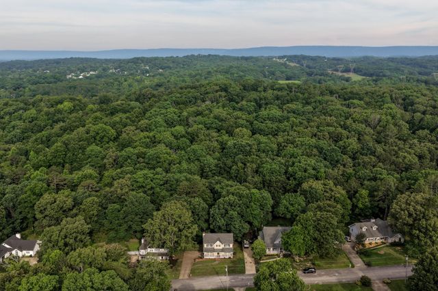 2414 W Wind Drive, Soddy Daisy, TN 37379