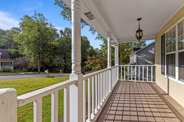 2414 W Wind Drive, Soddy Daisy, TN 37379