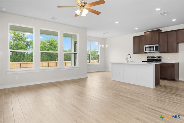 1029 Tabernacle Street, Seguin, TX 78155