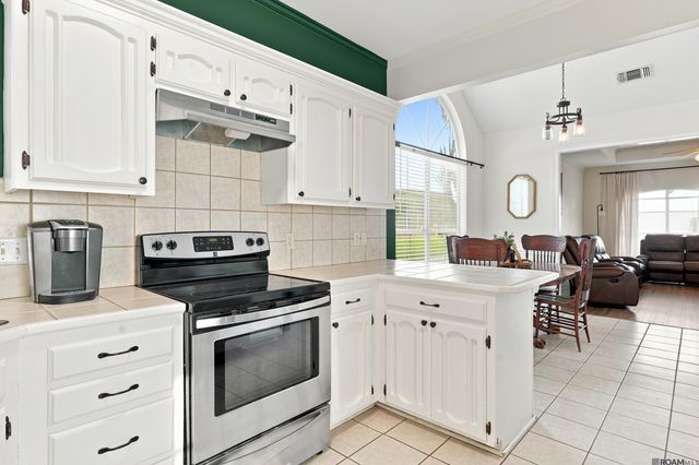 10225 Carter Hills Ave, Denham Springs, LA 70726
