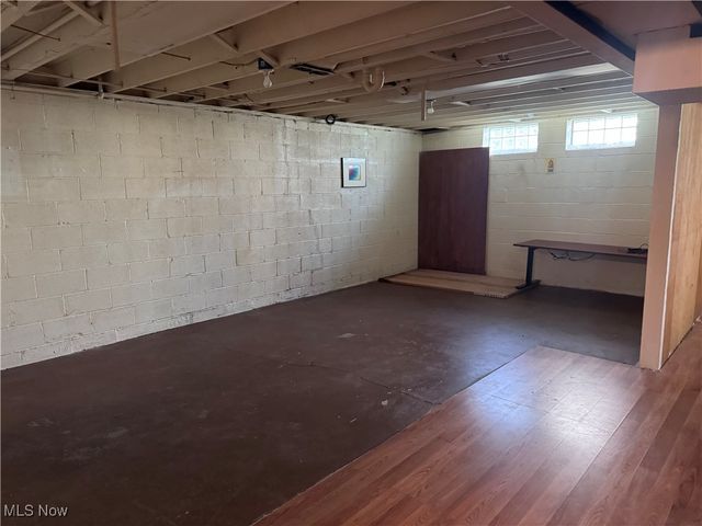 1025 Timothy Lane, Cleveland, OH 44109