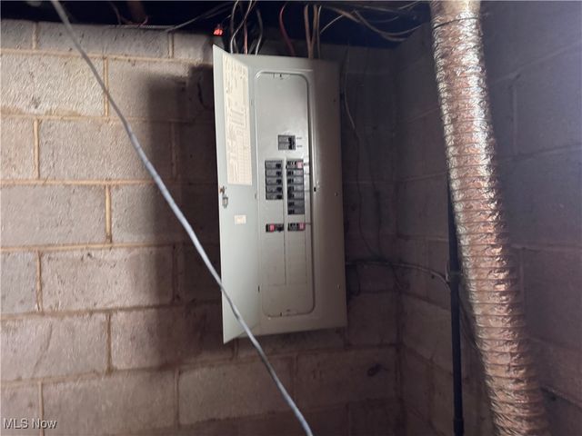 1025 Timothy Lane, Cleveland, OH 44109