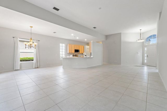 1327 NW Mossy Oak Way, Jensen Beach, FL 34957