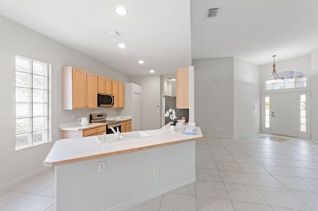 1327 NW Mossy Oak Way, Jensen Beach, FL 34957