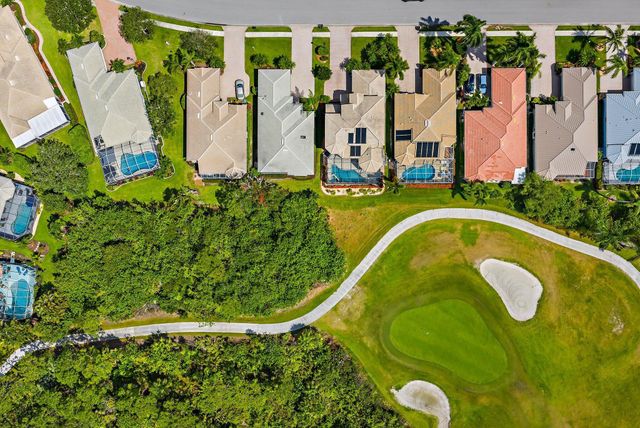 1327 NW Mossy Oak Way, Jensen Beach, FL 34957
