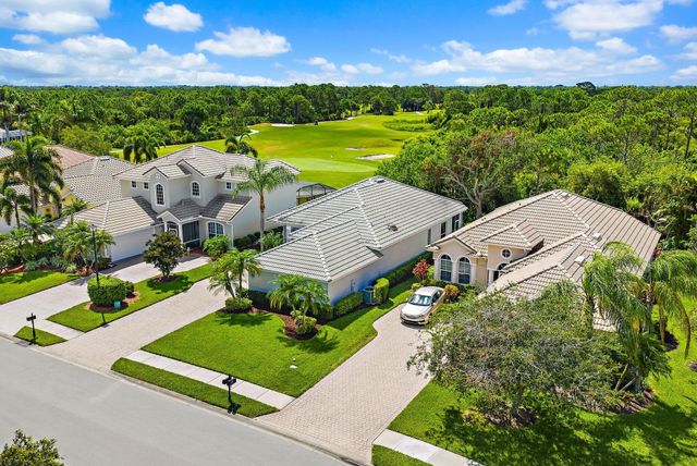 1327 NW Mossy Oak Way, Jensen Beach, FL 34957