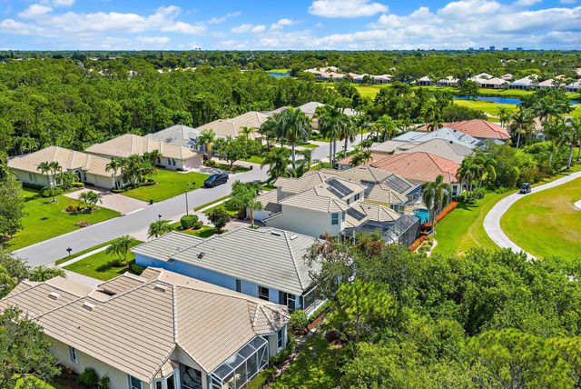 1327 NW Mossy Oak Way, Jensen Beach, FL 34957