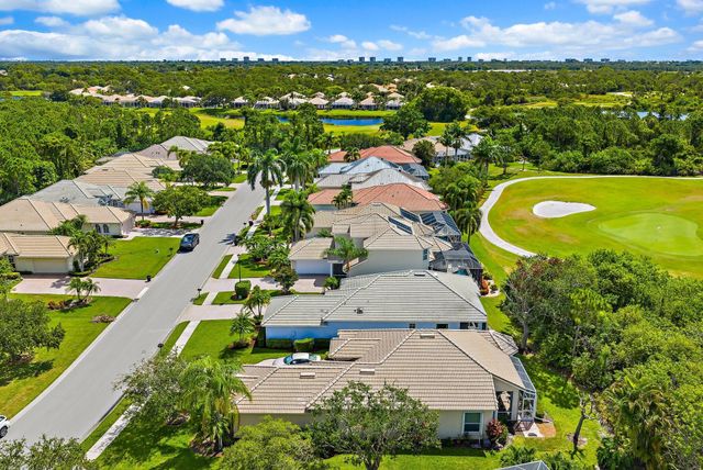 1327 NW Mossy Oak Way, Jensen Beach, FL 34957