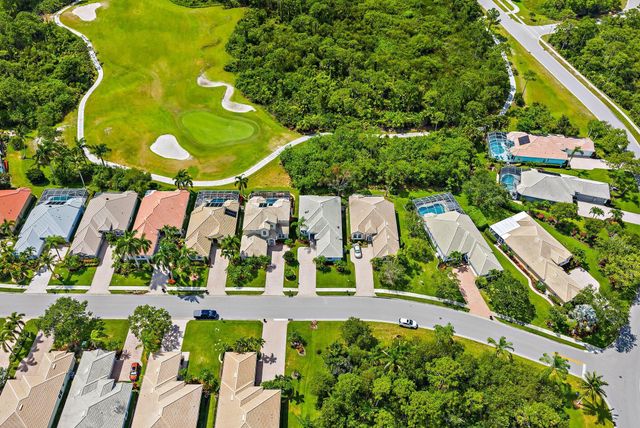 1327 NW Mossy Oak Way, Jensen Beach, FL 34957