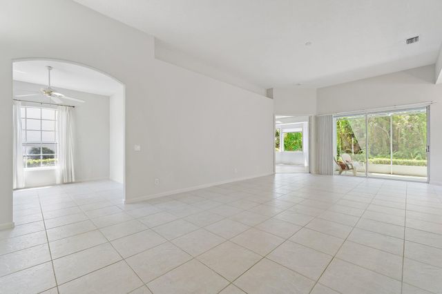 1327 NW Mossy Oak Way, Jensen Beach, FL 34957