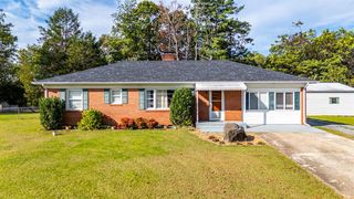 1002 roundelay Road, Lynchburg, VA 24502